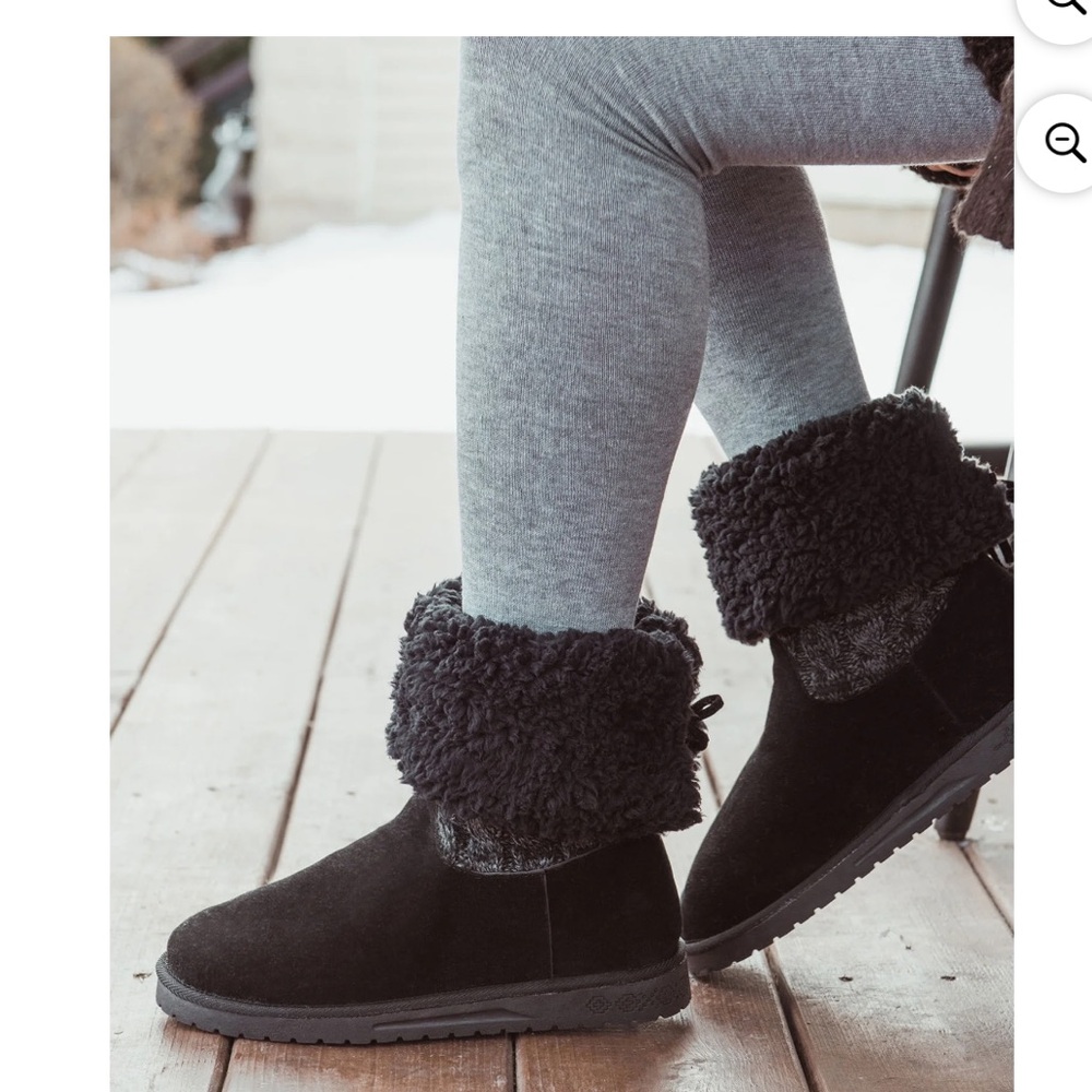 New Women’s Black MukLuks Fold-over Knit Boots